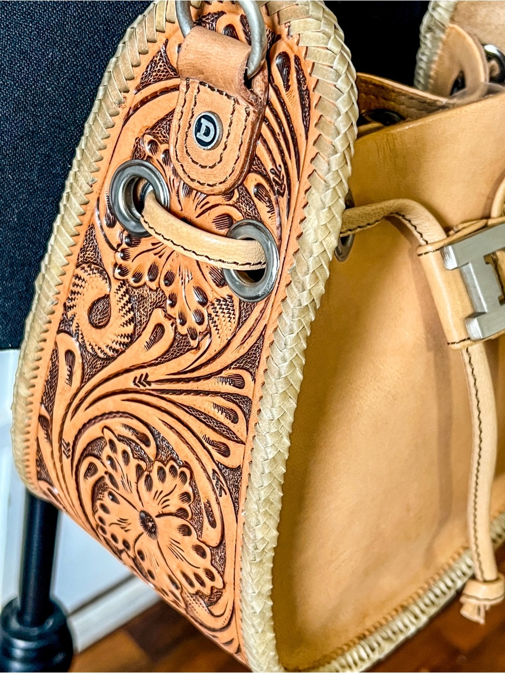 Double D Ranch Stirrup Crossbody with Dust Bag - Picture 4 of 16